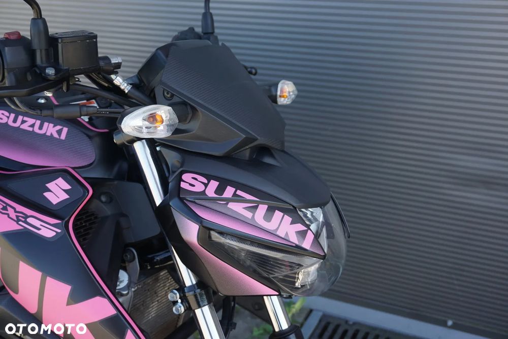 Suzuki GSX - 8
