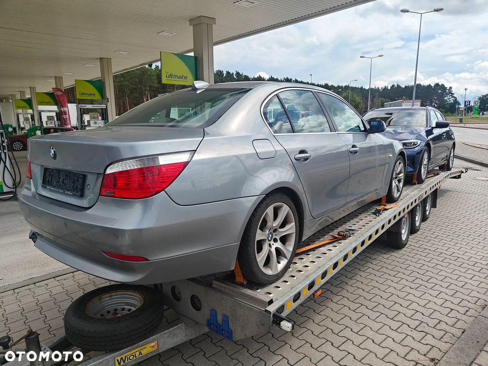 BMW Seria 5 523i - 24