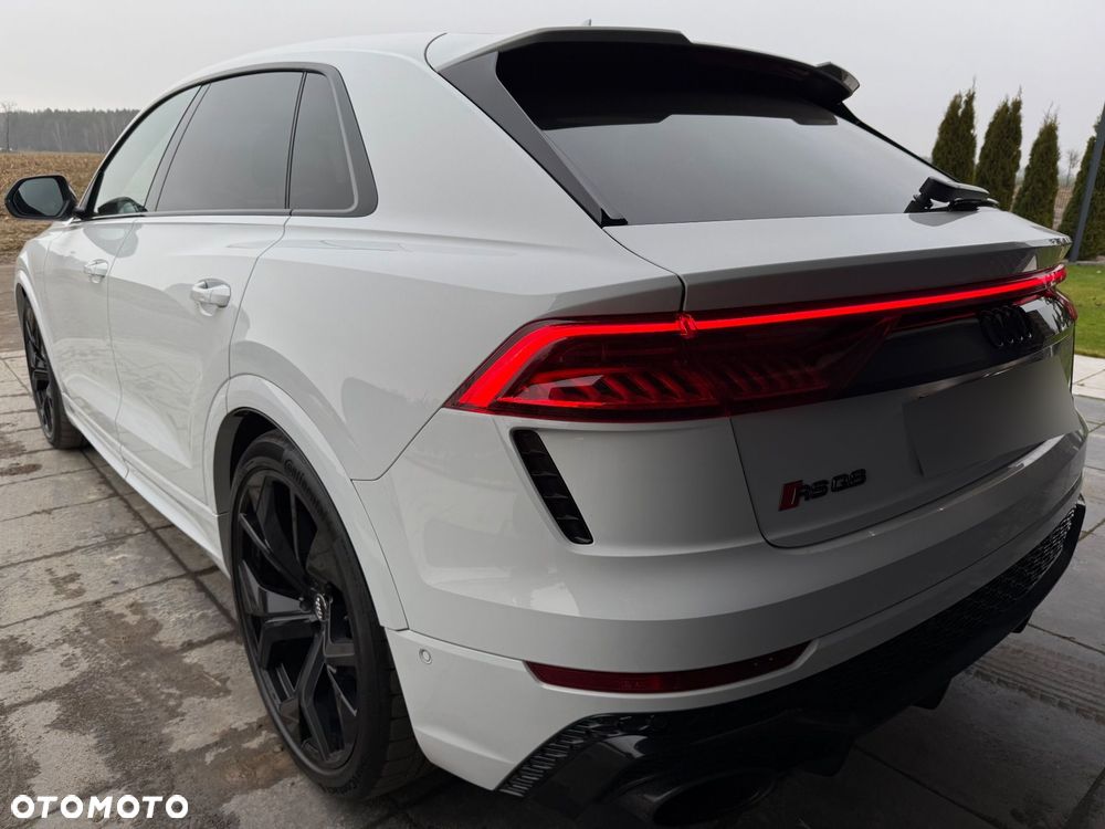 Audi RS Q8 - 8