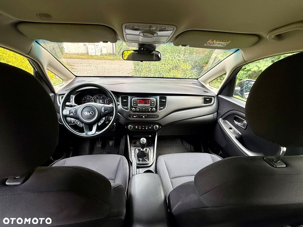 Kia Carens - 26