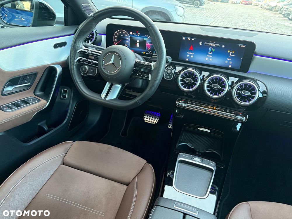 Mercedes-Benz Klasa A 200 d AMG Line 8G-DCT - 14