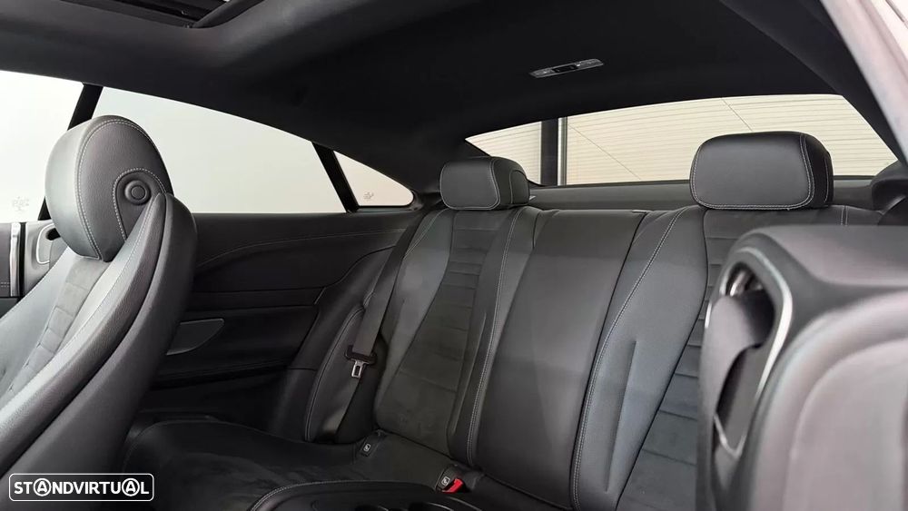Mercedes-Benz E 220 d AMG Line - 29