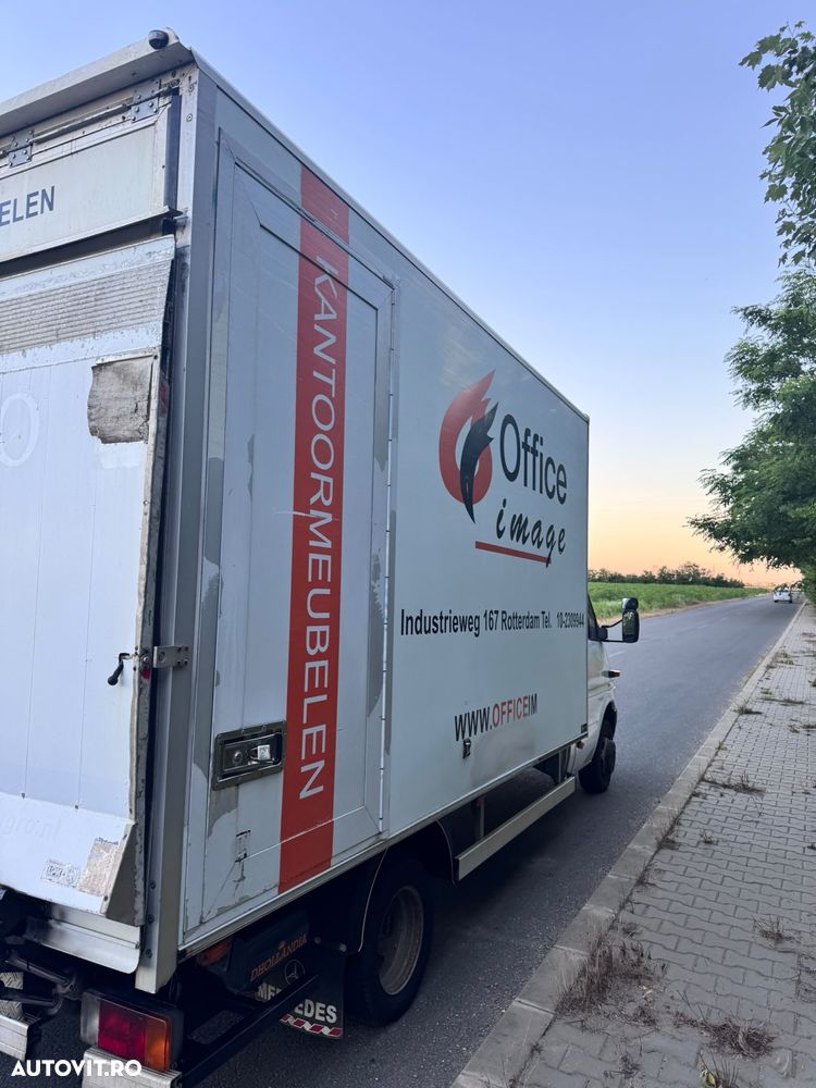 Mercedes-Benz Sprinter - 9