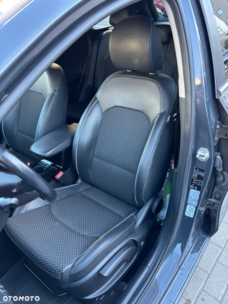 Kia Ceed 1.6 CRDi mHEV Business Line - 10