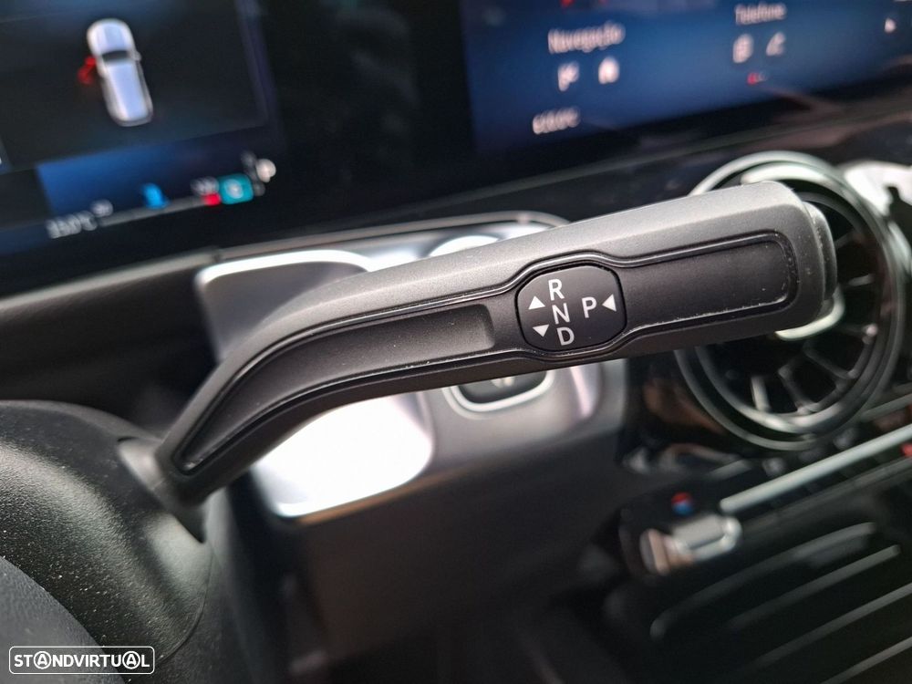 Mercedes-Benz GLB 180 d Progressive — fotografia 16