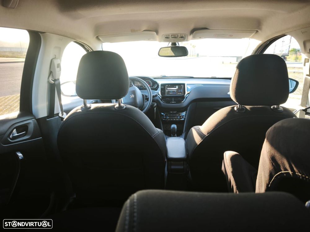 Peugeot 208 1.6 e-HDi Allure - 6