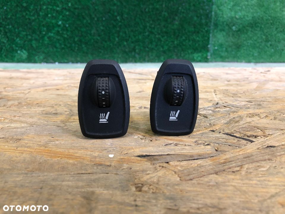 RENAULT LAGUNA III 2007- PRZEŁĄCZNIK FOTELA PODGRZEWANIA FOTELI 5268100-32 5268100