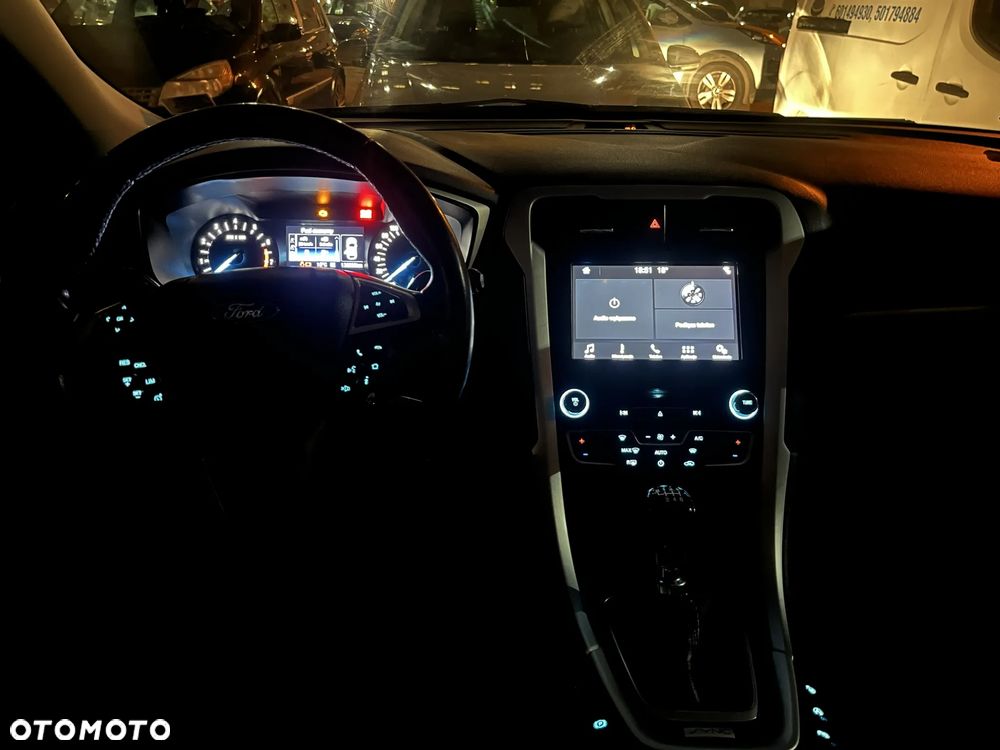 Ford Mondeo - 36
