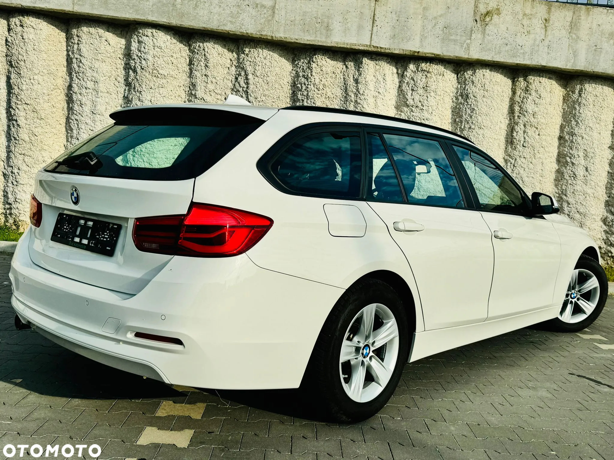 BMW Seria 3 318i - 5