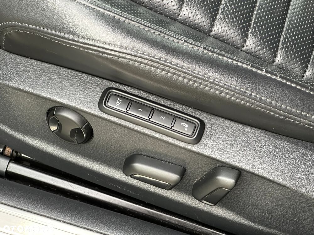 Volkswagen Passat Variant 2.0 TDI BMT 4Mot Highline DSG - 11