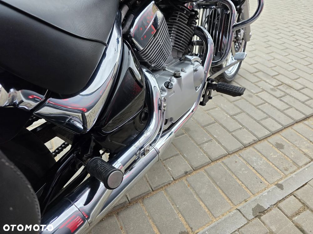 Suzuki Intruder - 17