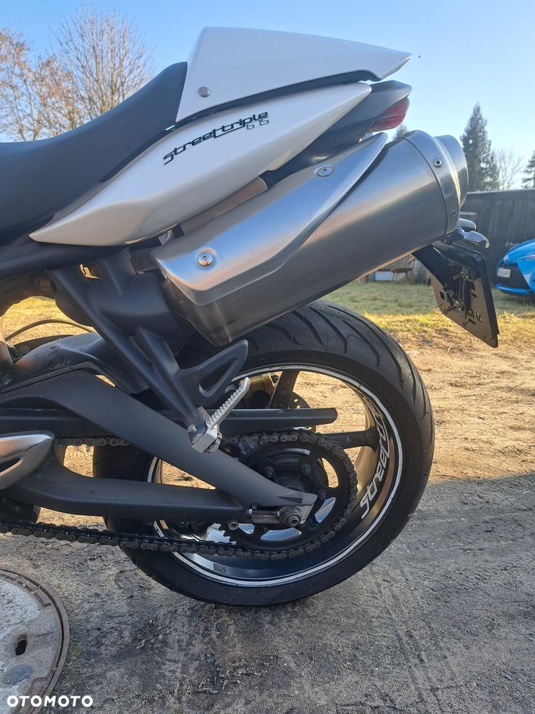 Triumph Street Triple - 10