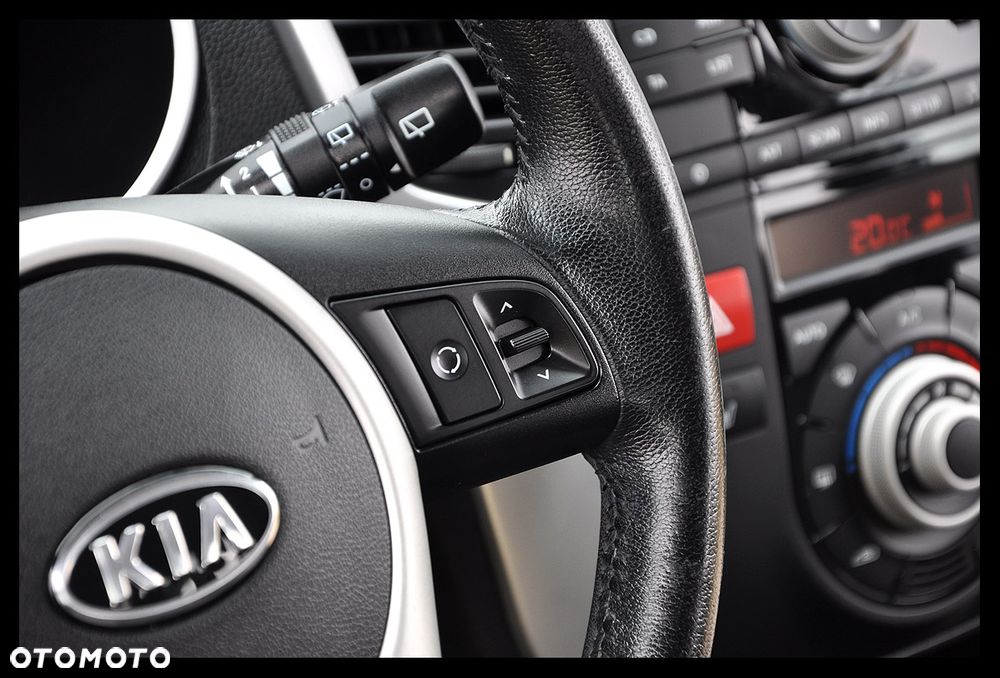 Kia Venga 1.4 CVVT Business Line - 34