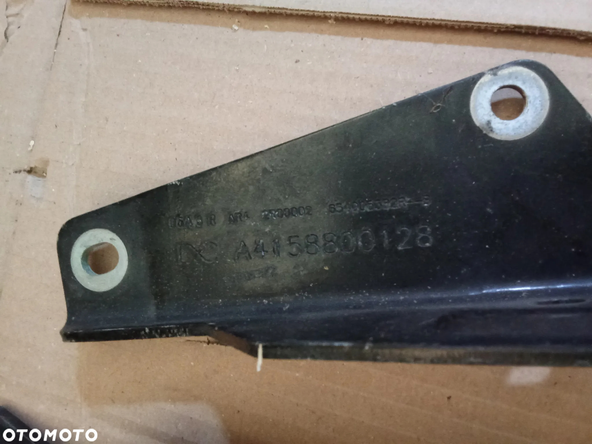 ZAWIAS MASKI PRAWY LUB LEWY MERCEDES CITAN A4158800128 - 2