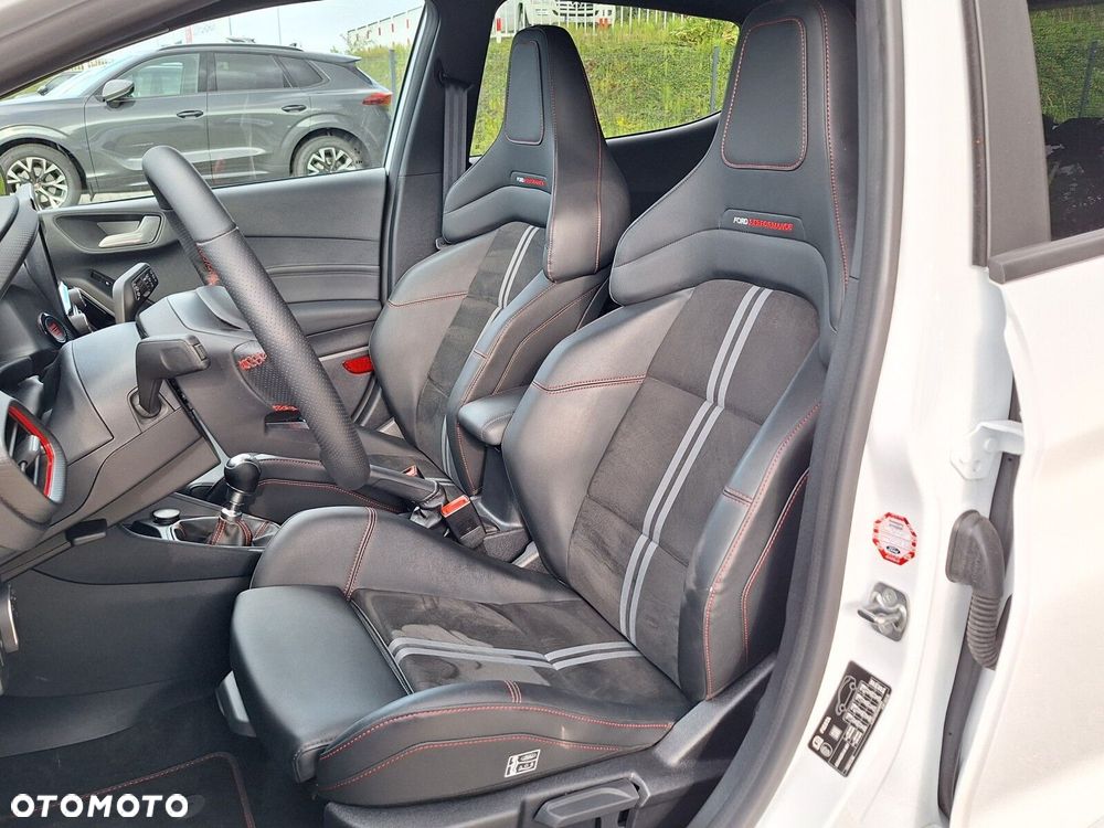 Ford Fiesta - 10