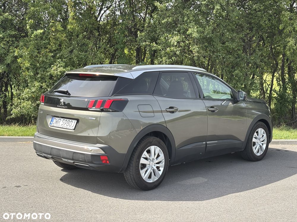Peugeot 3008 1.2 PureTech Allure S&S - 17