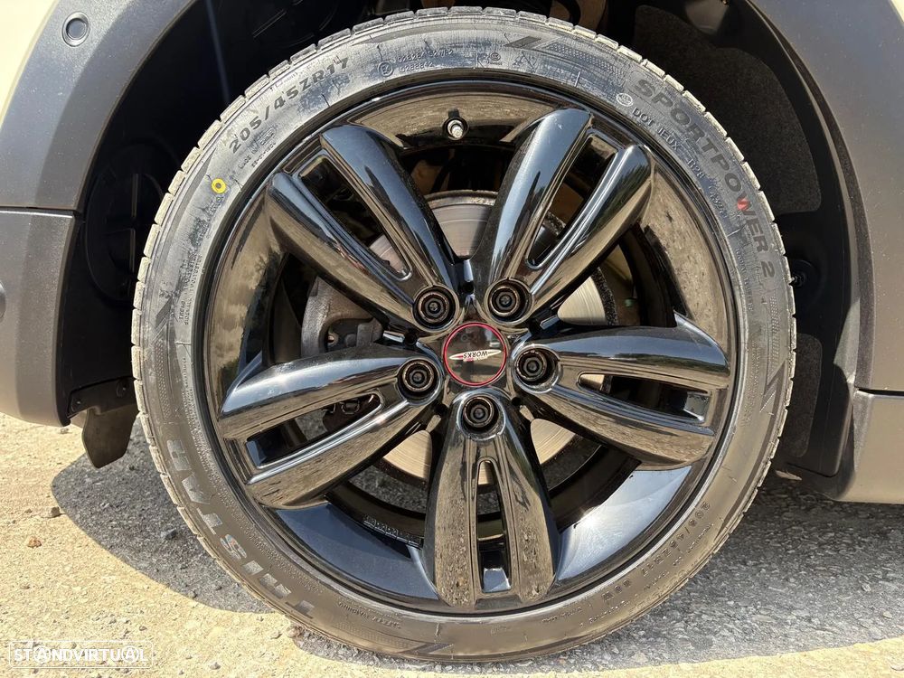 MINI 5 Portas Cooper D Aut. - 29