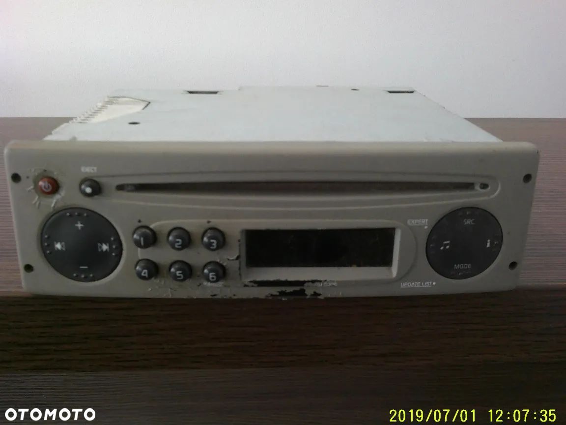 RENAULT TWINGO II RADIO FABRYCZNE 8200446231T - 1