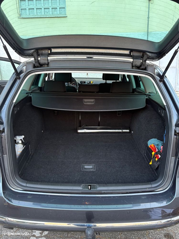 VW Passat Variant 1.6 TDI DPF BlueMotion Comfortline - 13