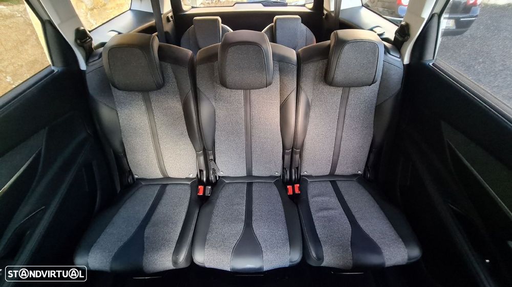 Peugeot 5008 1.5 BlueHDi Allure EAT8 - 41