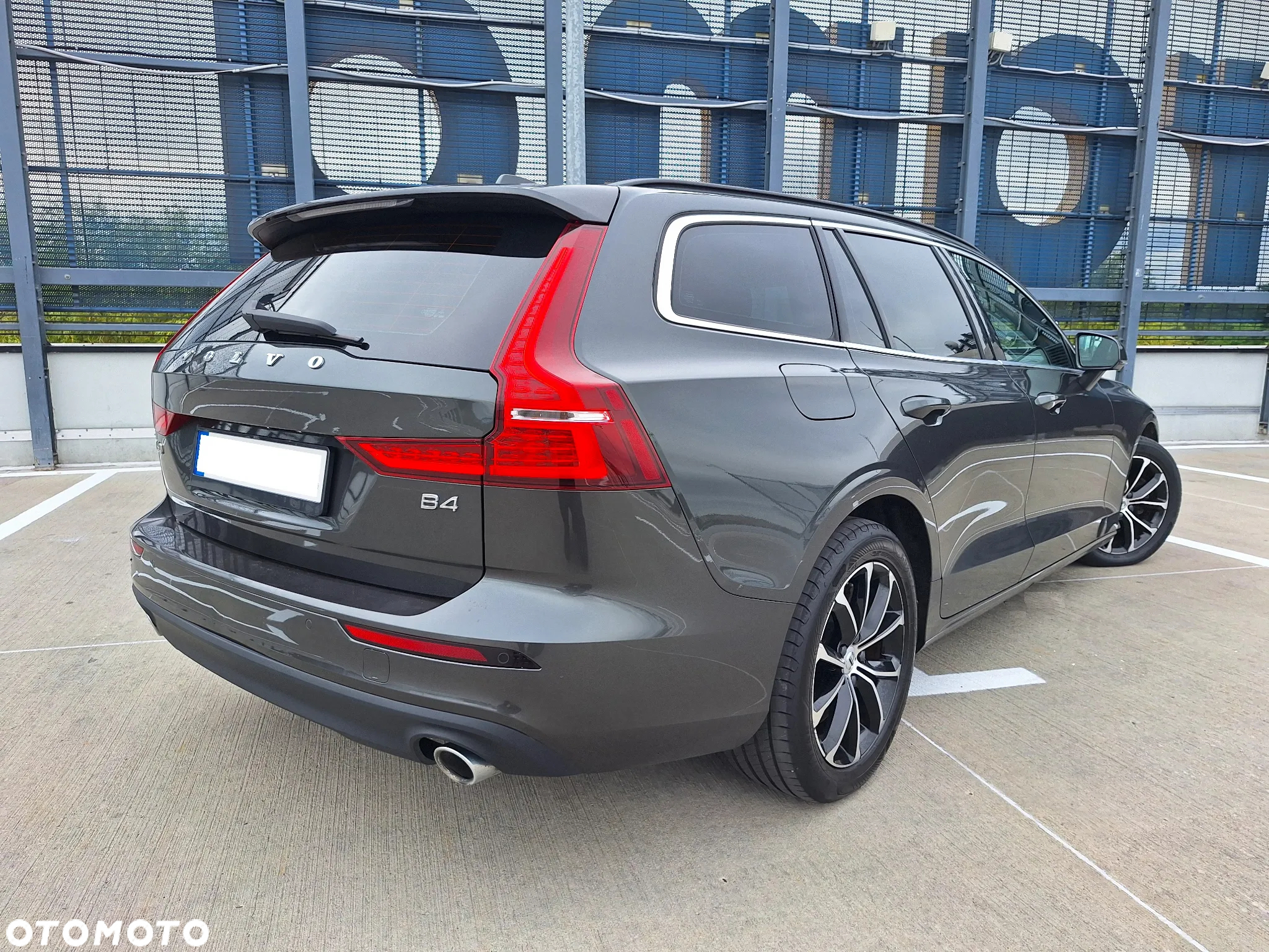 Volvo V60 D4 Momentum Pro - 9