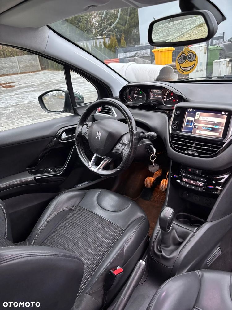 Peugeot 208 - 17