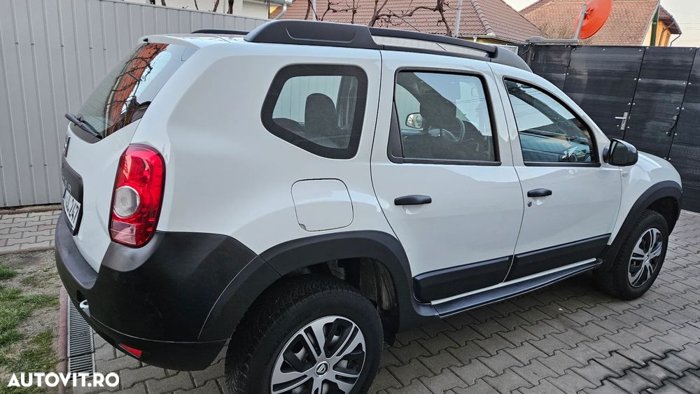 Dacia Duster 1.6 4x2 Laureate - 4
