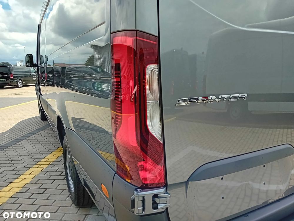 Mercedes-Benz Sprinter - 11