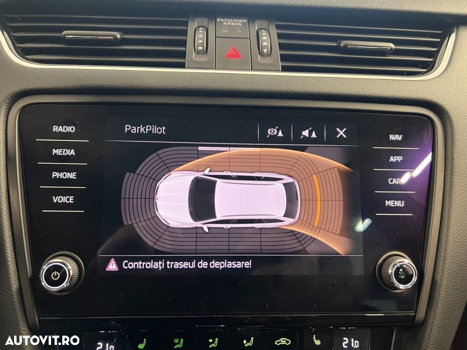 Skoda Octavia Combi Diesel 2.0 TDI 4X4 DSG Style - 23