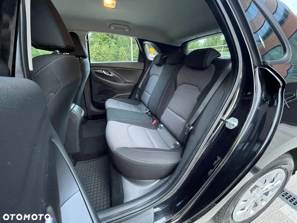 Hyundai i30 1.5 DPI Classic + - 22