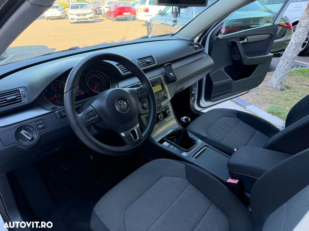 Volkswagen Passat 2.0 Blue TDI SCR Comfortline - 9