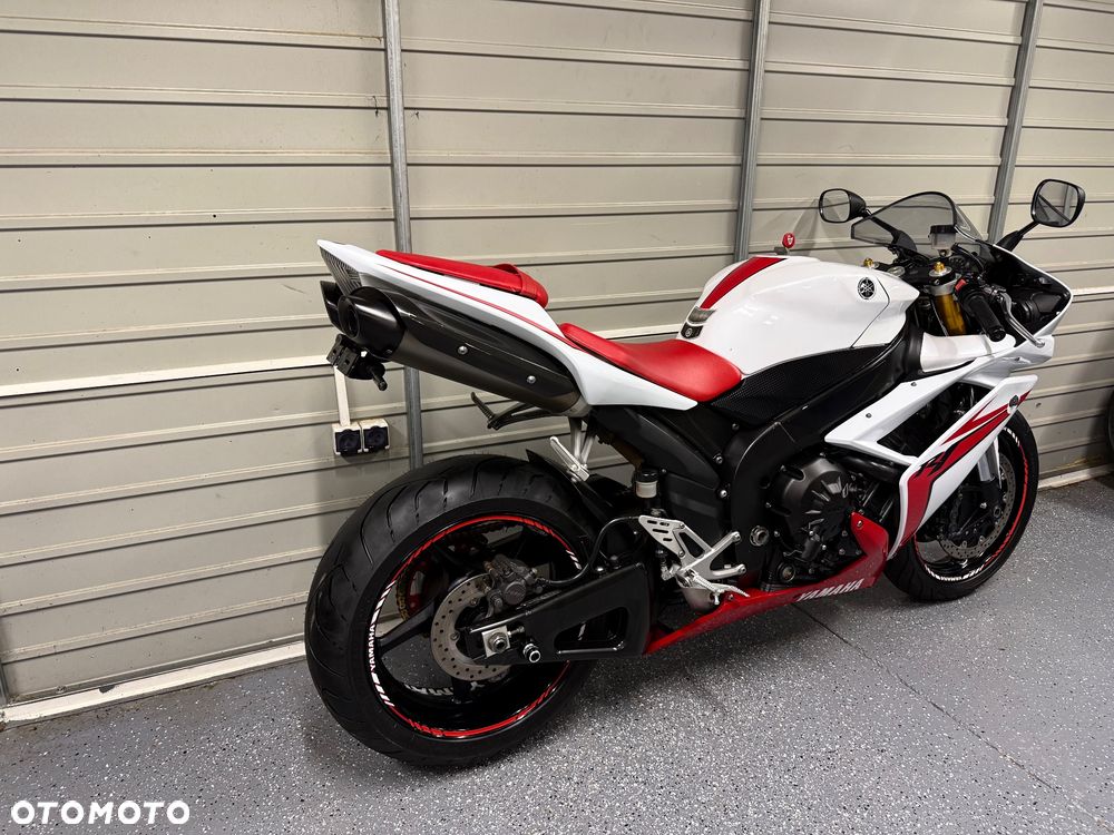 Yamaha R1 - 3
