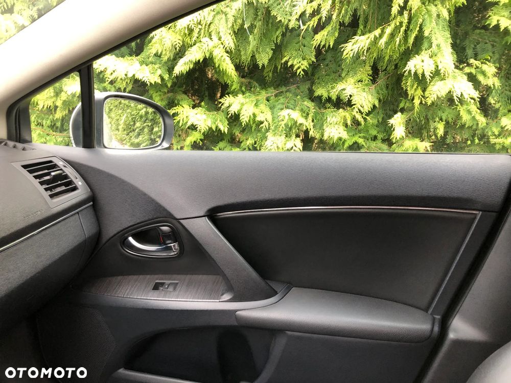 Toyota Avensis 2.0 D-4D Sol plus - 18