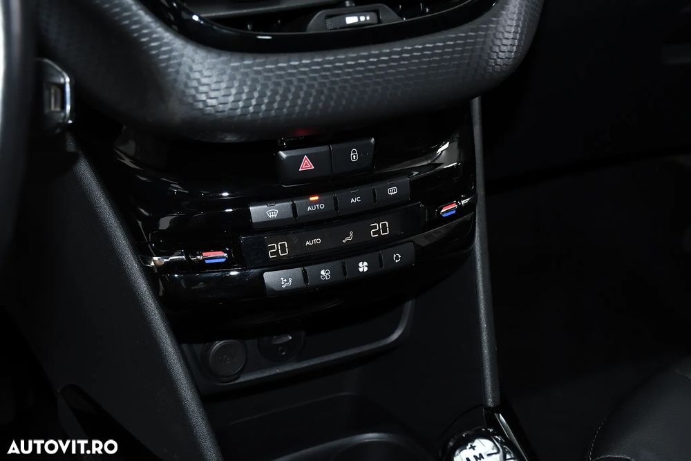 Peugeot 2008 PureTech 82 ETG5 STOP&START Allure - 18