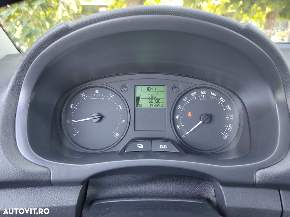Skoda Fabia 1.2 HTP Ambiente - 8