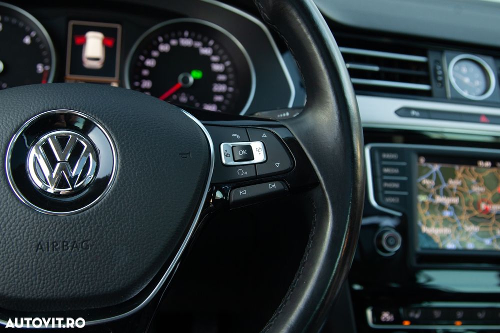 Volkswagen Passat Variant 2.0 TDI DSG 4Motion Highline - 34