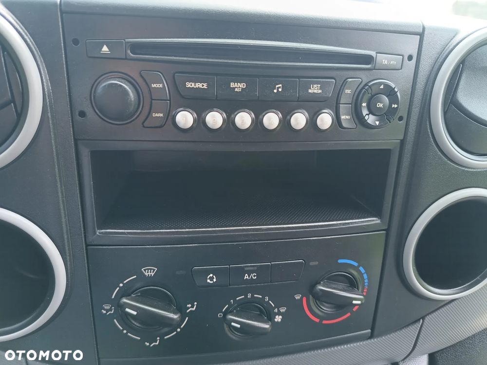 Peugeot Partner 1.6 Hdi 90 kM manual, 2012 rok WEBASTO paka jak NOWA Stan bardzo dobry!! NISKIE SPALANIE- BEZWYPADKOWY! - 30