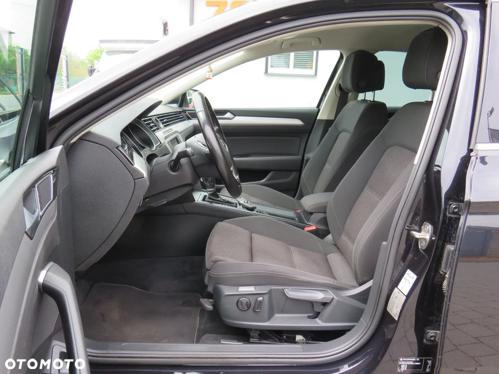 Volkswagen Passat 1.6 TDI (BlueMotion Technology) DSG Trendline - 27