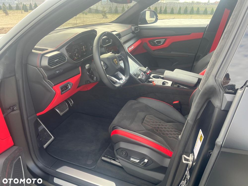 Lamborghini Urus - 10