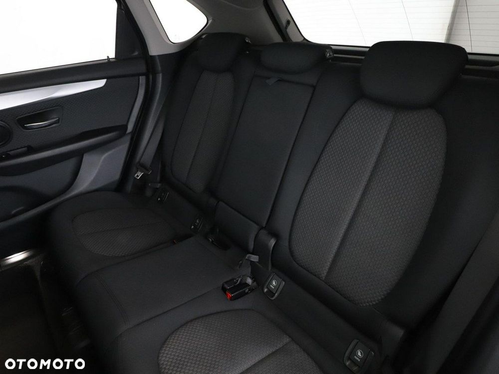 BMW Seria 2 220d xDrive - 17