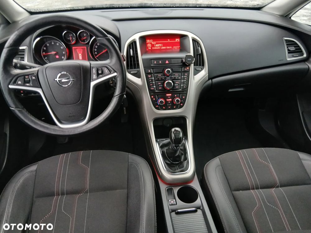 Opel Astra 1.4 Turbo 150 Jahre - 31