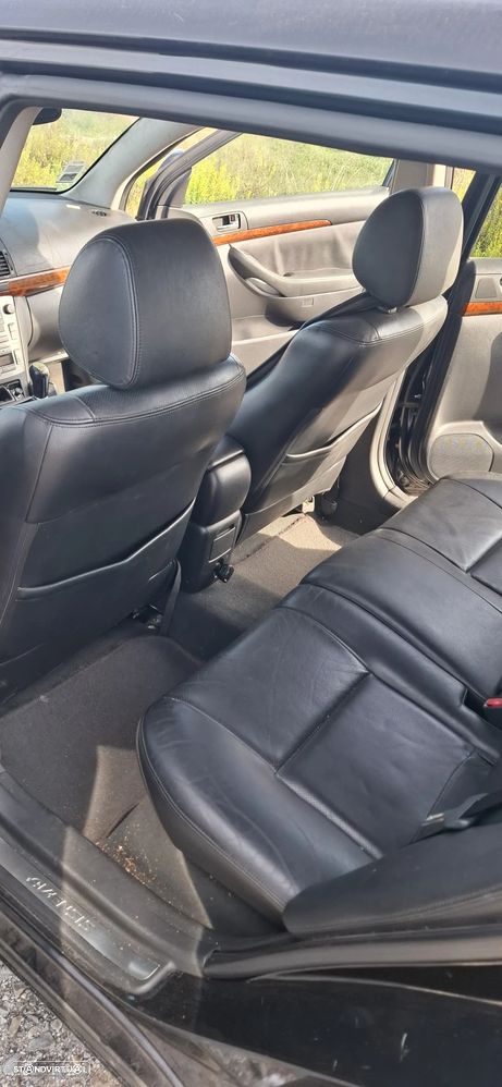 Toyota Avensis SW 2.0 D-4D - 7