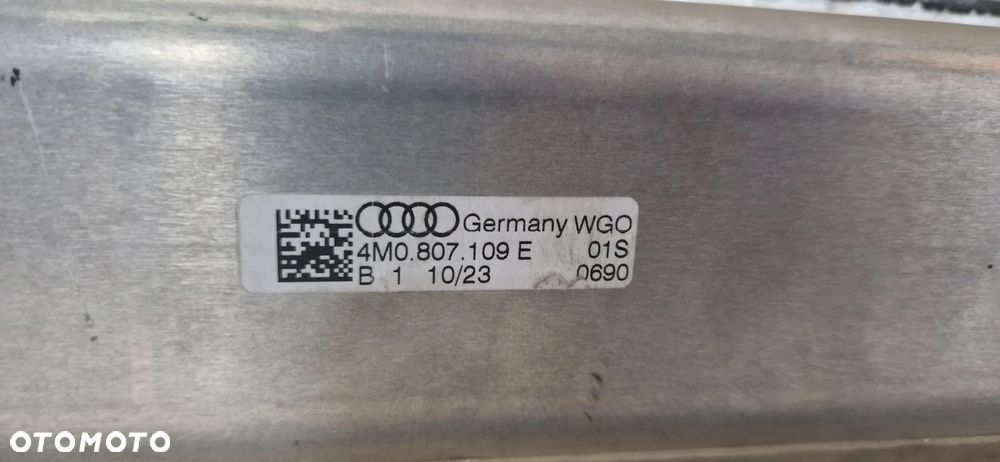 PAS PRZEDNI BELKA WZMOCNIENIE CZOŁOWE AUDI Q7 4M - 8