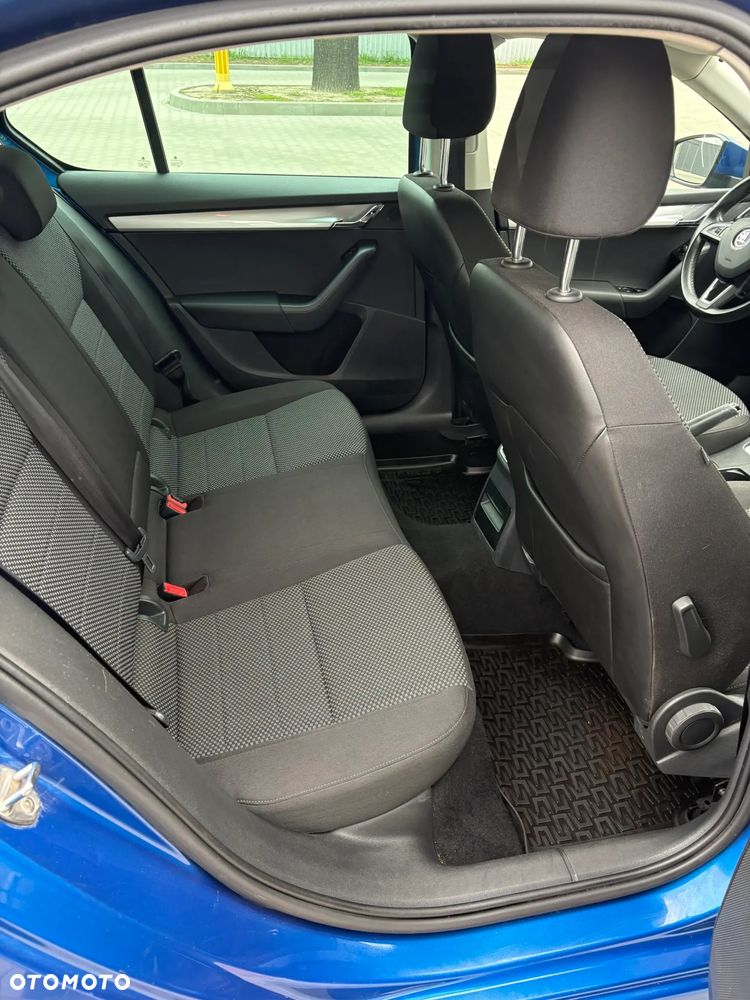 Skoda Octavia 1.4 TSI Ambition - 9