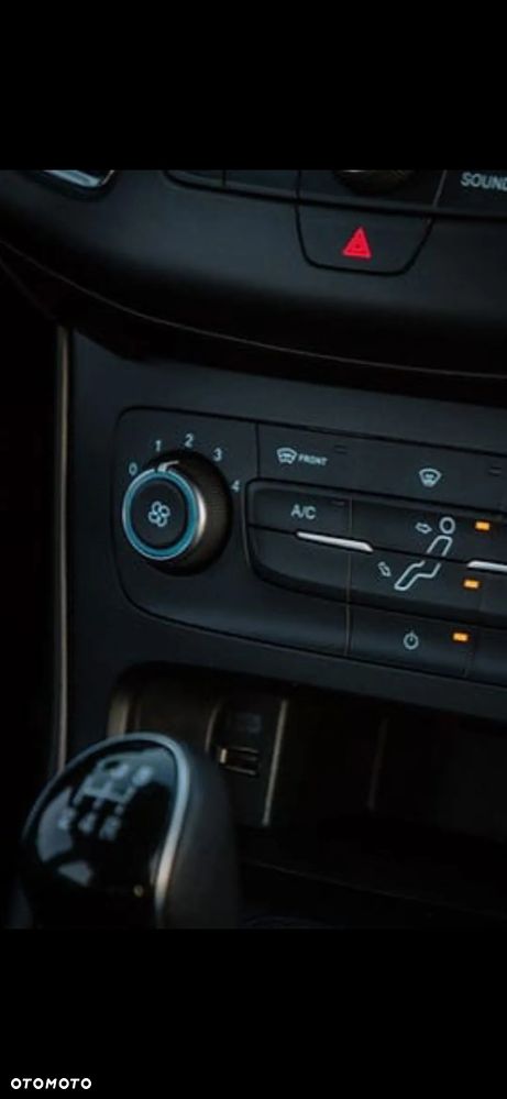 Ford Focus 1.6 SYNC Edition - 28