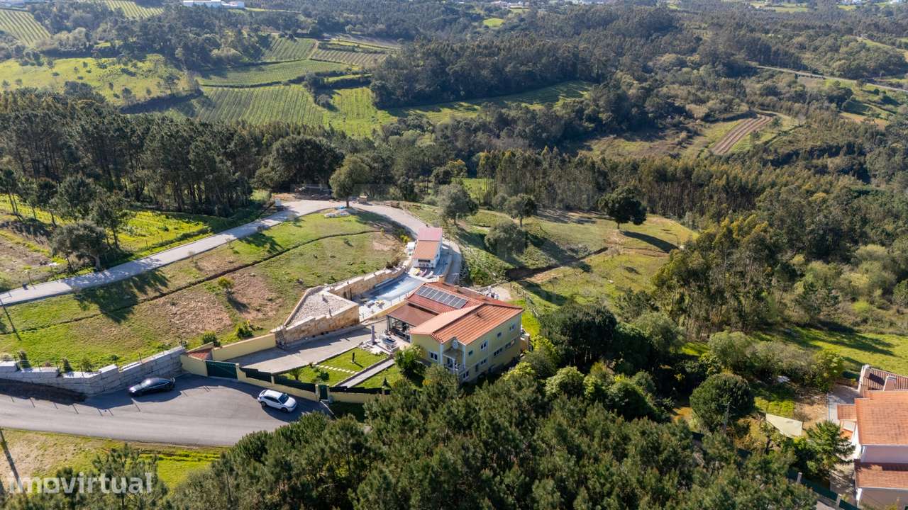 Moradia com 18000 m² de Terreno e Vista para a Montanha no Carvalha... - Grande imagem: 2/50