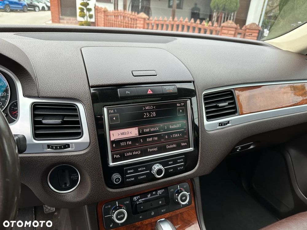 Volkswagen Touareg - 12