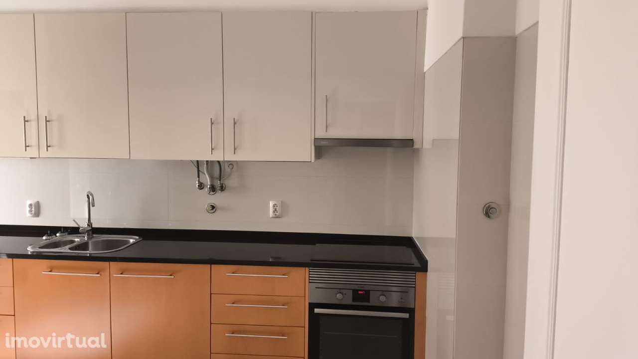 T3 Remodelado junto ao Metro Odivelas - Grande imagem: 4/20