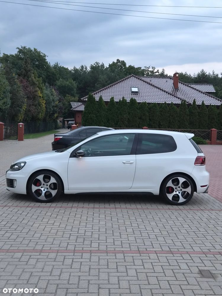 Volkswagen Golf 2009 photo 3