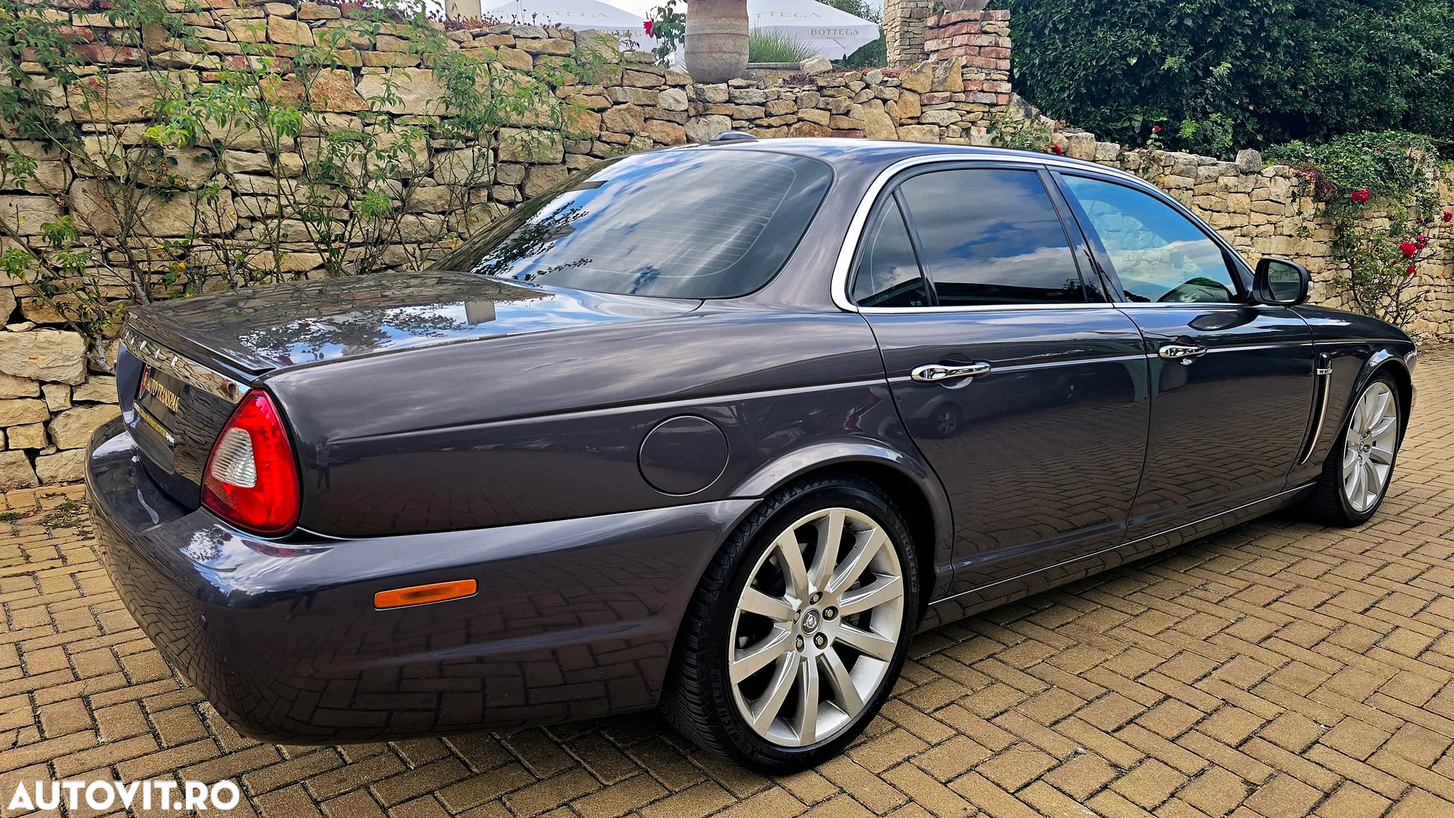 Jaguar XJ XJ6 2.7 Twin Turbo Diesel Executive Last Edition - 10
